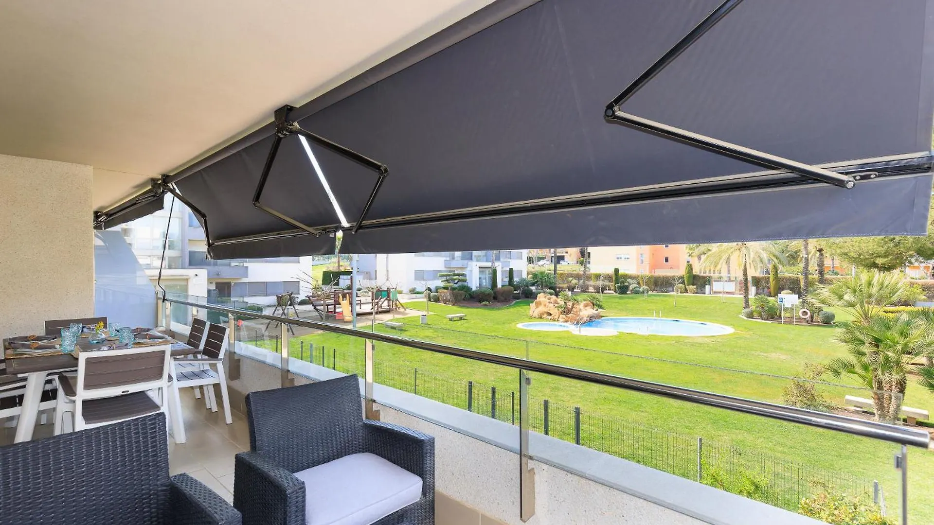 Uhc Salou Villa Family Complex Apartman