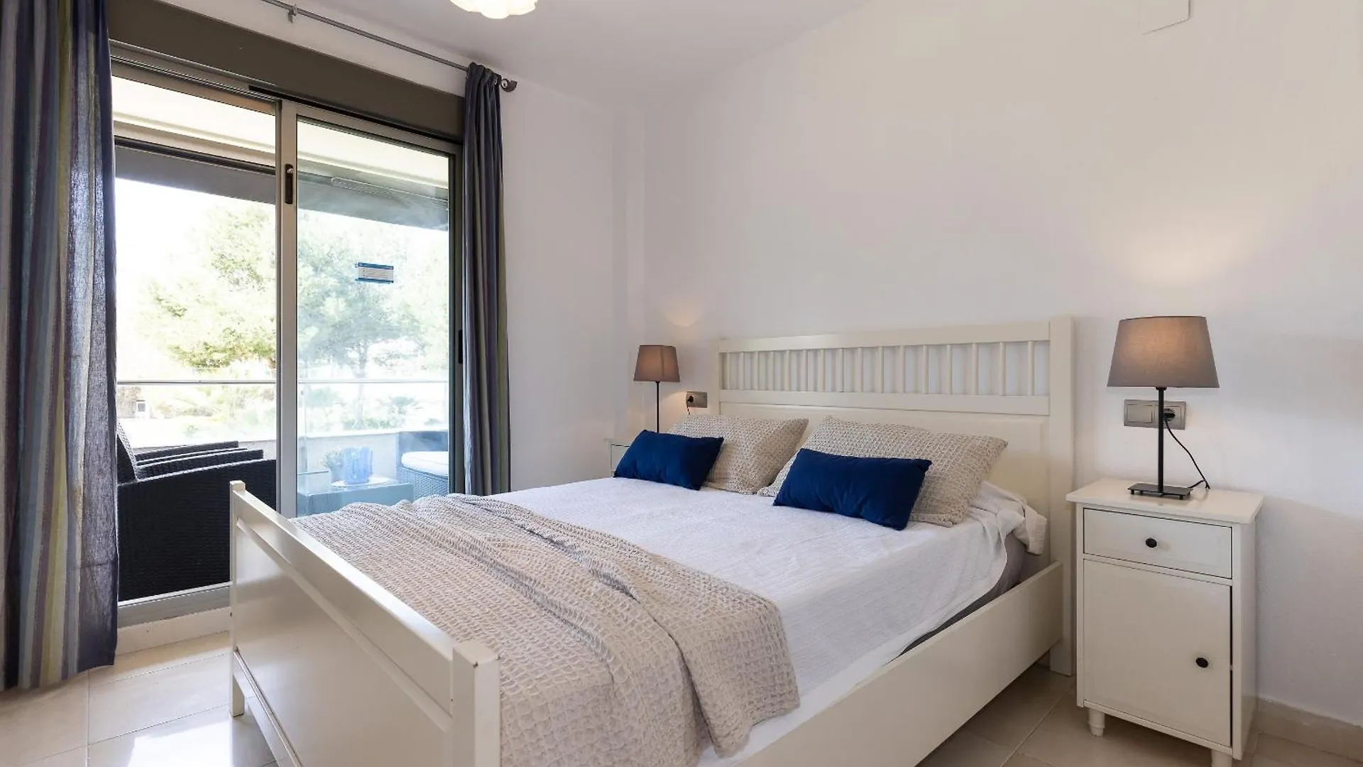 Uhc Salou Villa Family Complex Apartman
